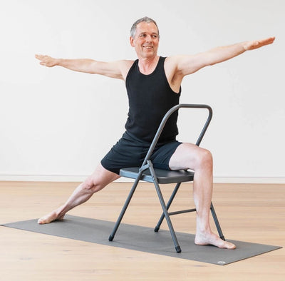 pratica sulla sedia per iyengar yoga