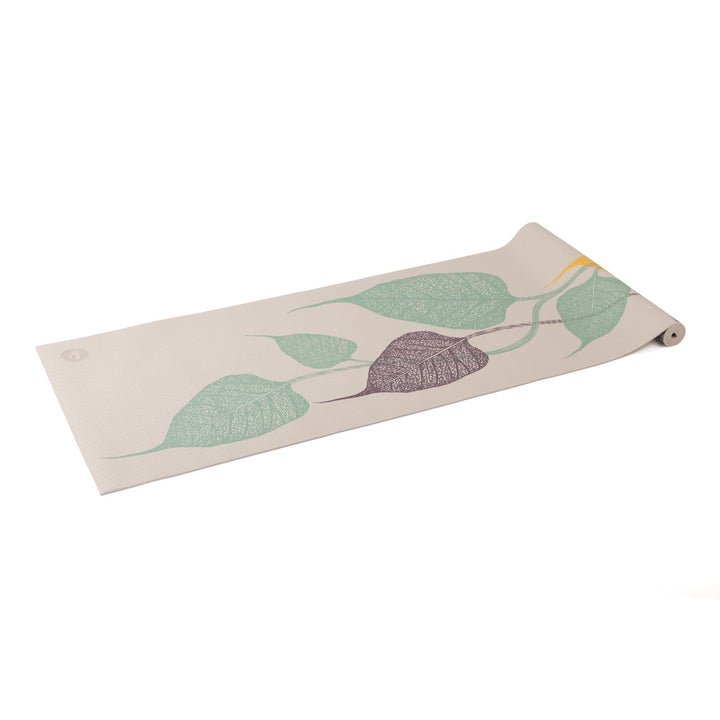 yogamat leela color sabbia con foglie albero bodhi verdi gialle e prugna