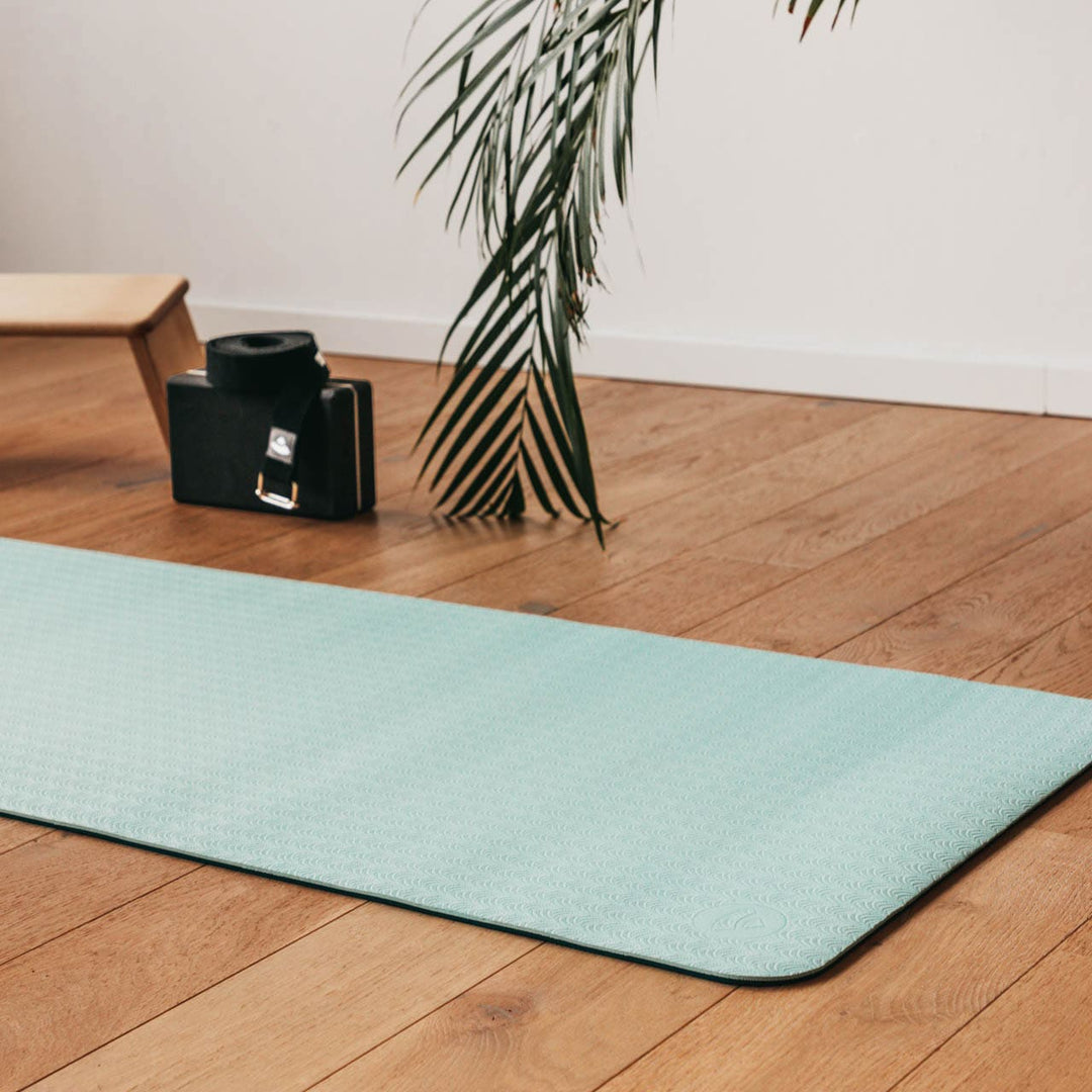 Tappetino yoga pilates TPE 6mm disteso color verde acqua