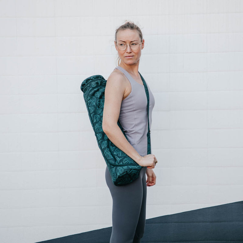 Borsa porta tappetino yoga in canvas verde foglia con disegno foglie a tracolla