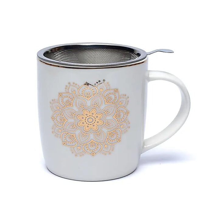 Tazza da te bianca con mandala e colino