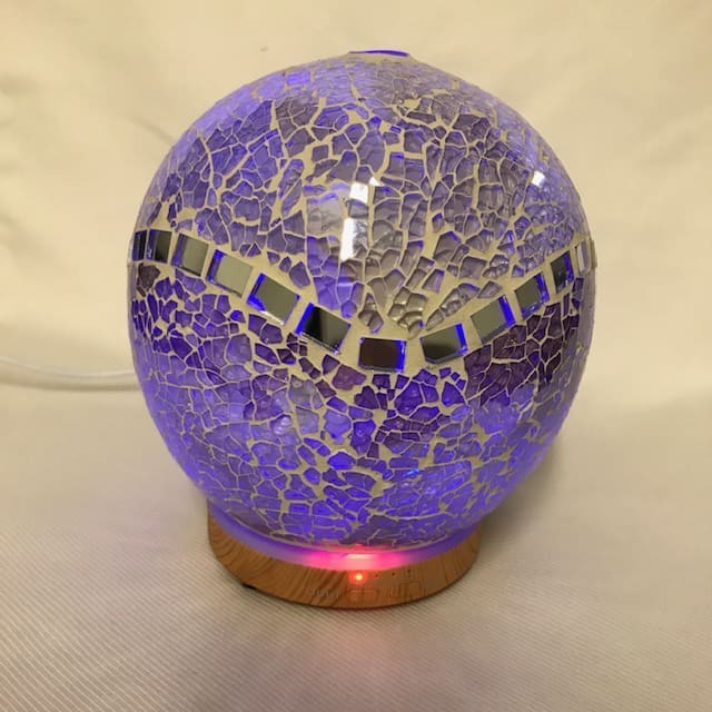 Sfera, aromadiffusore e lampada insieme, luci led che si alternano, luce viola