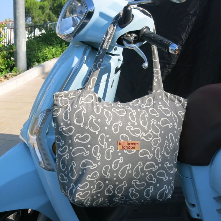 'Lucy' shopper Stampa balene, foto su moto