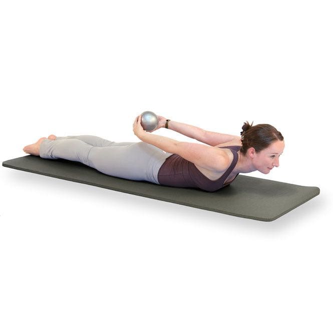 Soft Balls Pilates-fitness  in uso con modella