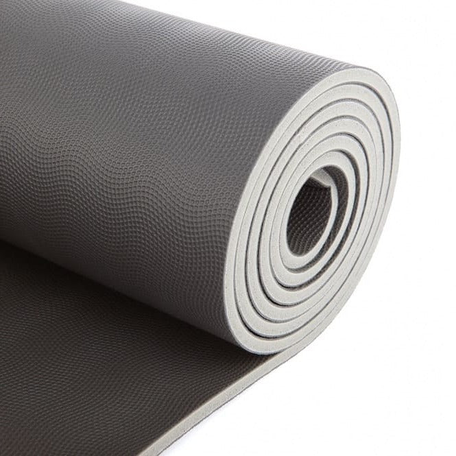 Tappetino yoga Ecopro-Diamond  6mm gomma naturale grigio dettaglio superficie, arrotolato