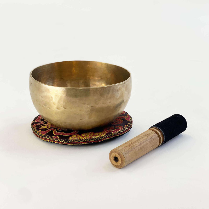 Campana tibetana di misura piccola circa 10-11cm di diametro con batacchio e cuscinetto d&