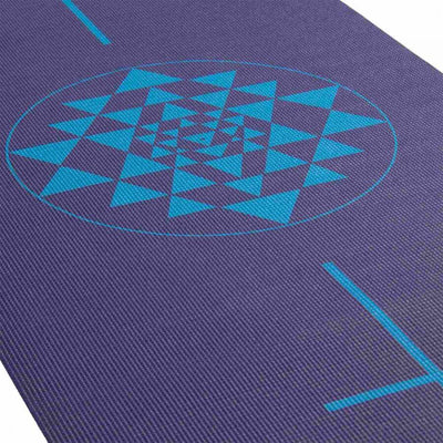 Tappetino yoga 'Leela' con linee per 'allineamento disegno Yantra blu