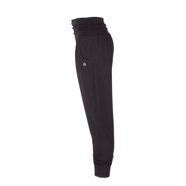pantalone yoga 'loose fit' comodo, con tasche, stretto in fondo ma comodo sui fianchi in morbida viscosa adatto anche per tempo libero, nero di lato